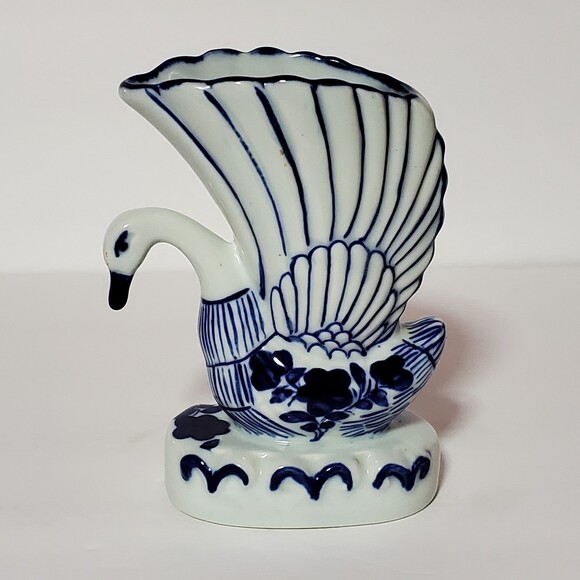 Swan Vase / Planter Blue and White Bird Vintage - Picture 1 of 10